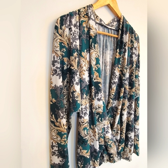 Baroque-style Dressy Top - Picture 2 of 6